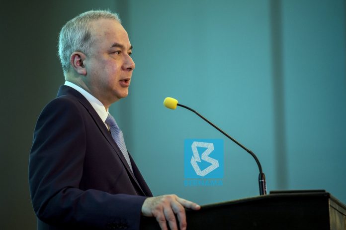 Perak politics: All eyes on Sultan Nazrin
