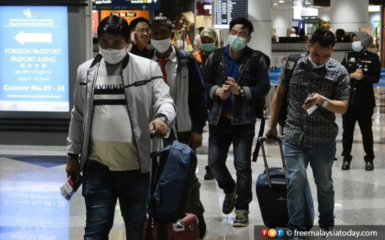 Allow vaccinated travellers to enter without quarantine, says Najib