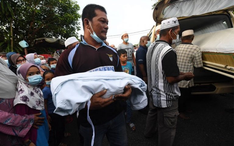 Jenazah anak, ibu mentua penyerang JDT Syafiq selamat dikebumikan