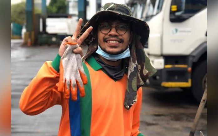 Graduan Malaysia jadi pengutip sampah di Singapura curi tumpuan media sosial