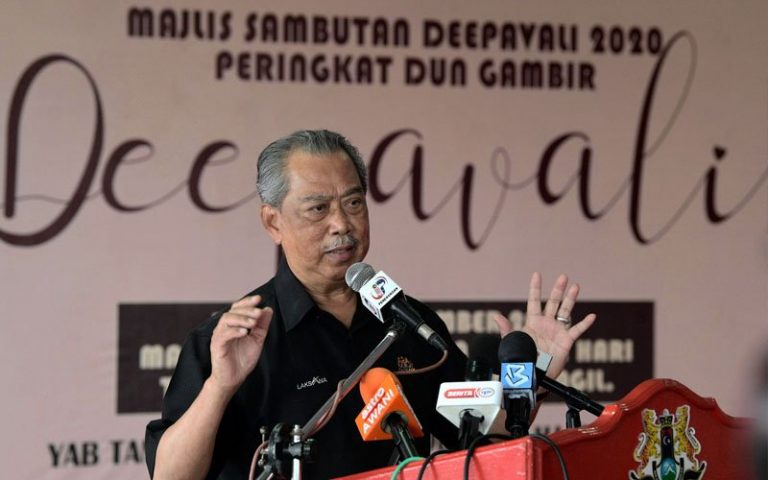 Kerajaan cadang tambah pembelian vaksin hingga 70% keperluan imunisasi rakyat, kata Muhyiddin