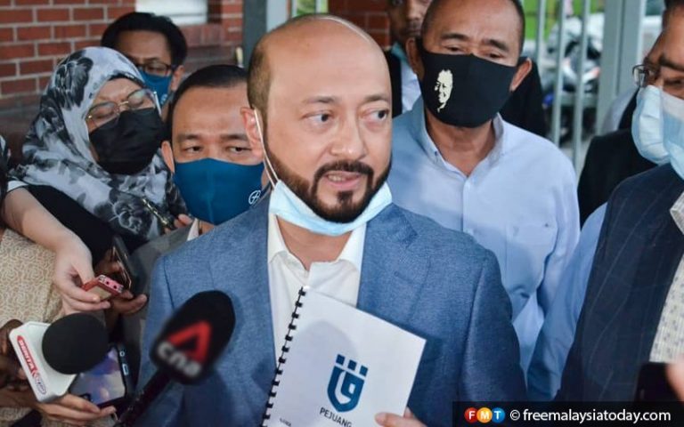 Kalau Pejuang tidak lulus, kami bertanding atas tiket parti lain, kata Mukhriz