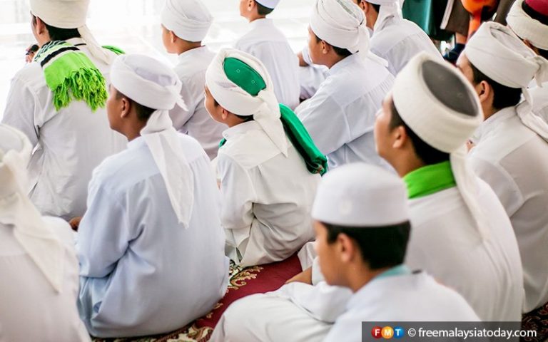 Polis Kelantan laksana sekatan keluar masuk di pondok Daril Naim selepas penghuni positif COVID-19