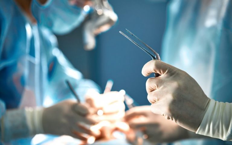 Woman who had forceps in abdomen after surgery settles out of court