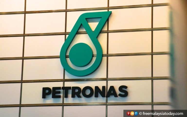 Penurunan penarafan Fitch boleh diterbalikkan, kata pakar ekonomi