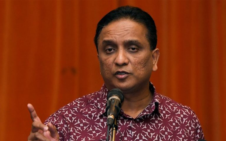 Peruntukan bagi Kementerian Belia dan Sukan lulus mudah