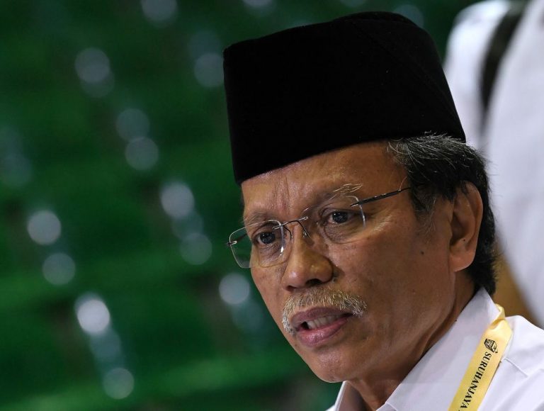 Shafie Apdal:Opposition must be bold enough to change leadership