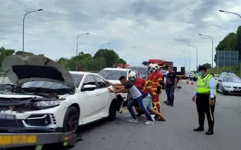 3 cedera kemalangan 11 kenderaan