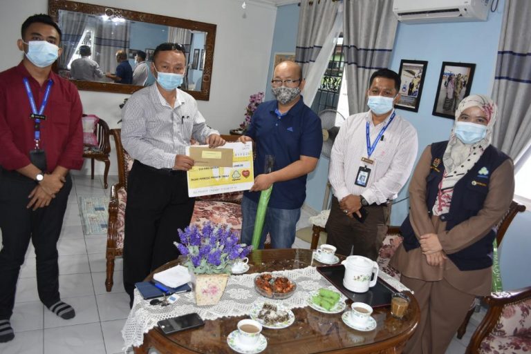 Covid-19 victim’s family receives Socso aid