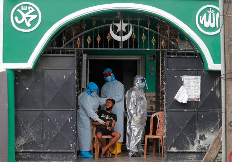 Sri Lanka welcomes tourists despite deadly new virus strain