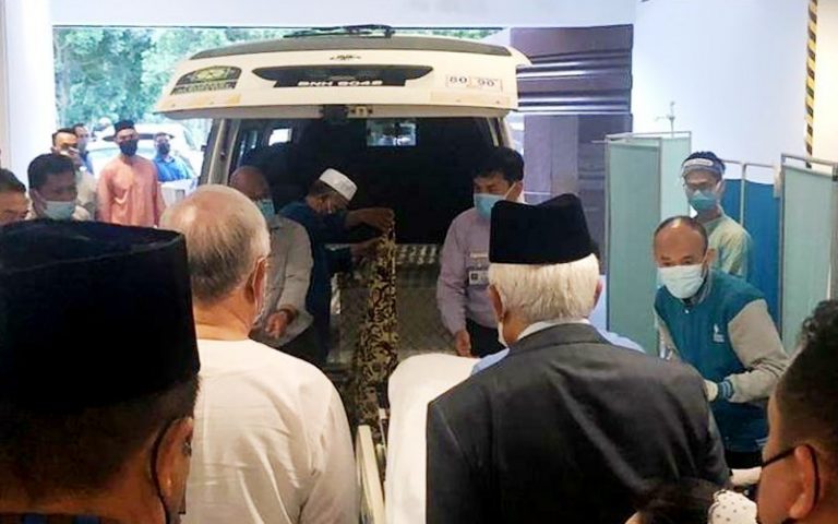 ‘Istiadat Pengebumian Negara’ buat Tun Rahah