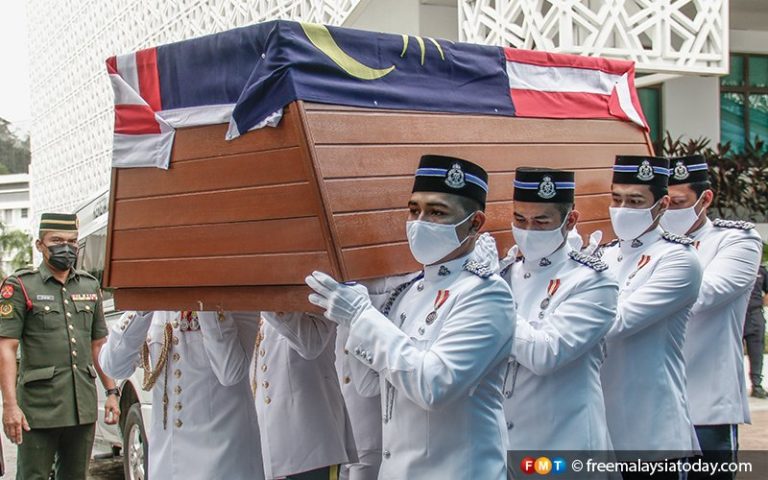 Tun Rahah was source of strength  and inspiration, says Singapore PM