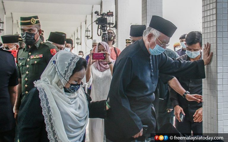 Mum always reminded me to preserve family’s good name, says Najib