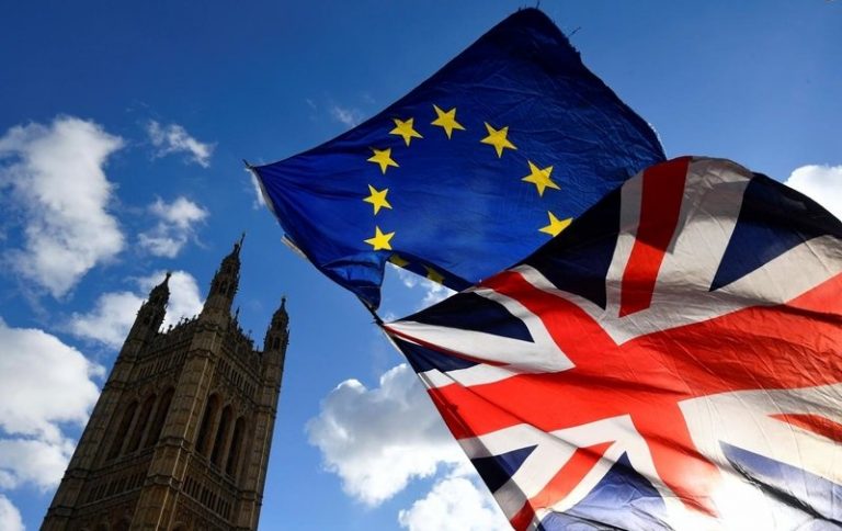 ‘On a knife edge’: Britain and EU in last-ditch trade talks