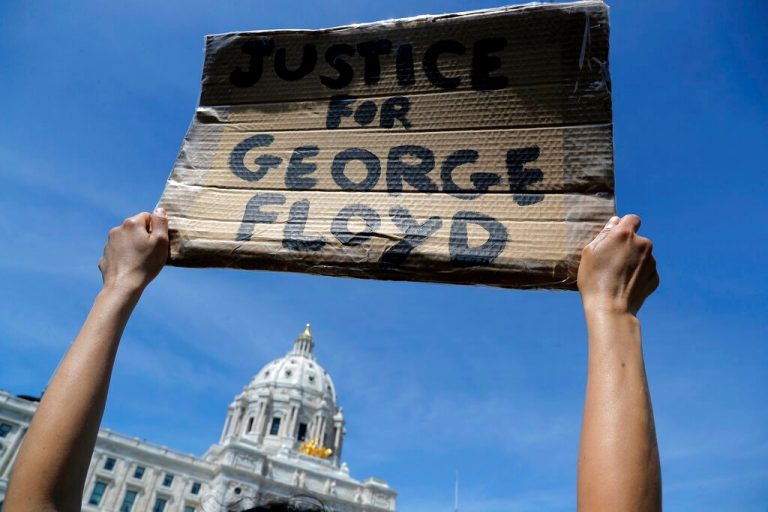 Minneapolis cuts US$8 mil from police budget in wake of Floyd killing