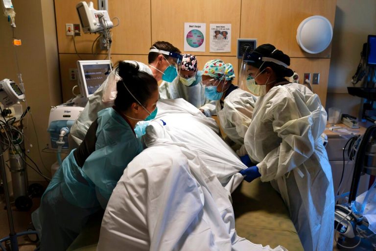 US Covid deaths top 3,000 for third straight day