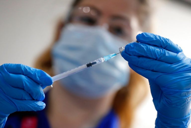 Anti-vaxxers face public transport ban in France