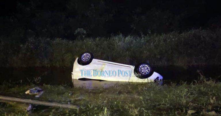 Man killed after being trapped in overturned vehicle that landed in waterlogged ditch in Sibu