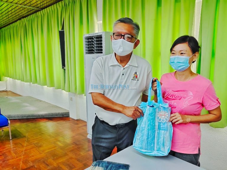 Primary school teacher creatively recycles used face masks into bags
