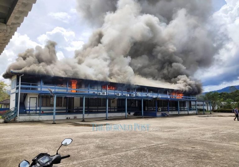 Fire tears through building at Belaga police station