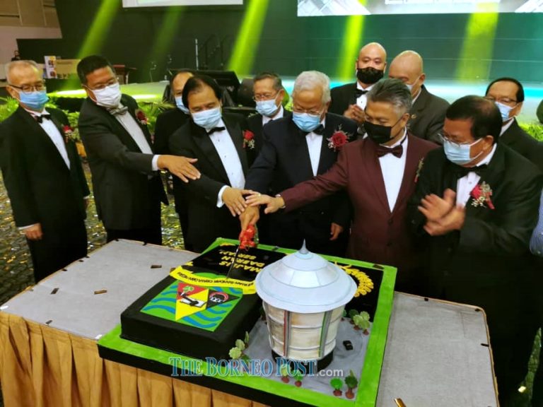 Serian District Council’s dream of achieving Municipal Council status not impossible, says Manyin