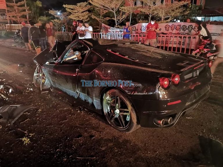 Four injured in head-on collision at Jalan Batu Kawa in Kuching
