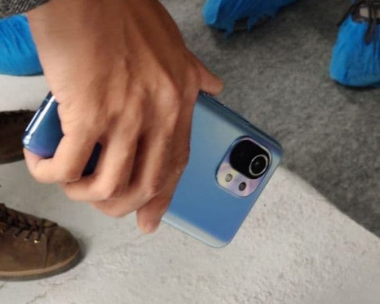 Xiaomi Mi 11 Allegedly Seen In The Wild; Pro Variant May Feature A Periscope Camera