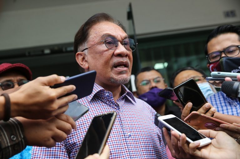 Anwar Ibrahim slams Jakim for not taking active role in ‘meat cartel' scandal investigation