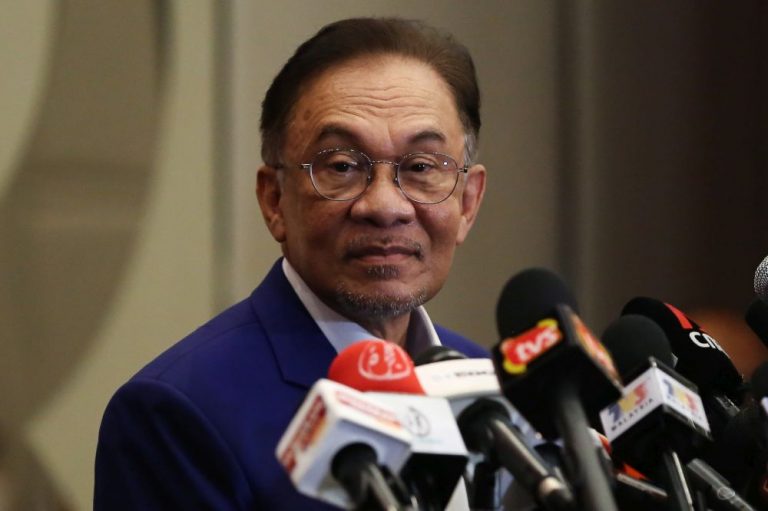 Sabah Opposition party leaders turn on Anwar as ‘convincing majority’ evaporates