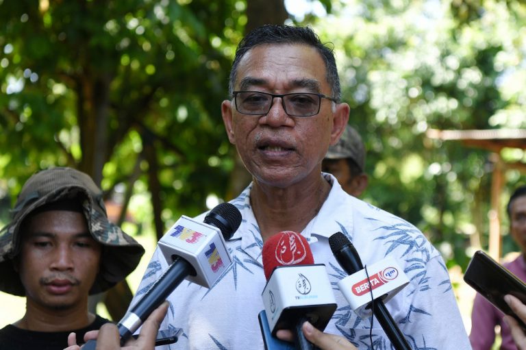 Covid-19: Deputy minister tells Malaysians essential item supply adequate, no need for panic buying