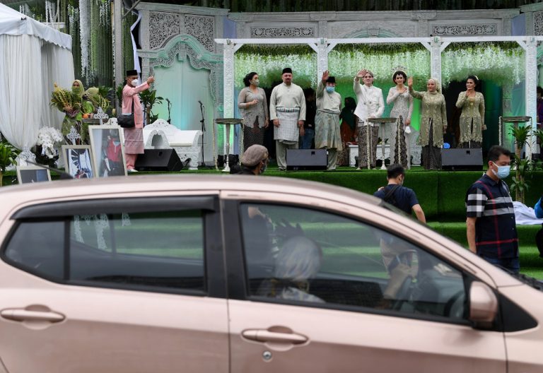 Ten thousand guests attend ‘drive-through’ wedding reception of Ku Nan’s son in Putrajaya