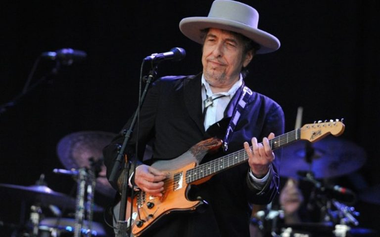 Universal Music buys Bob Dylan’s entire catalogue