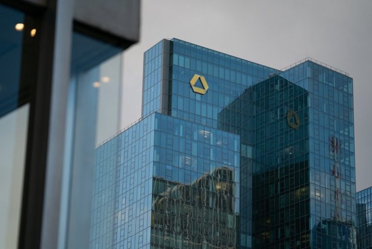 Commerzbank to sink €610 mil into job cuts in restructure