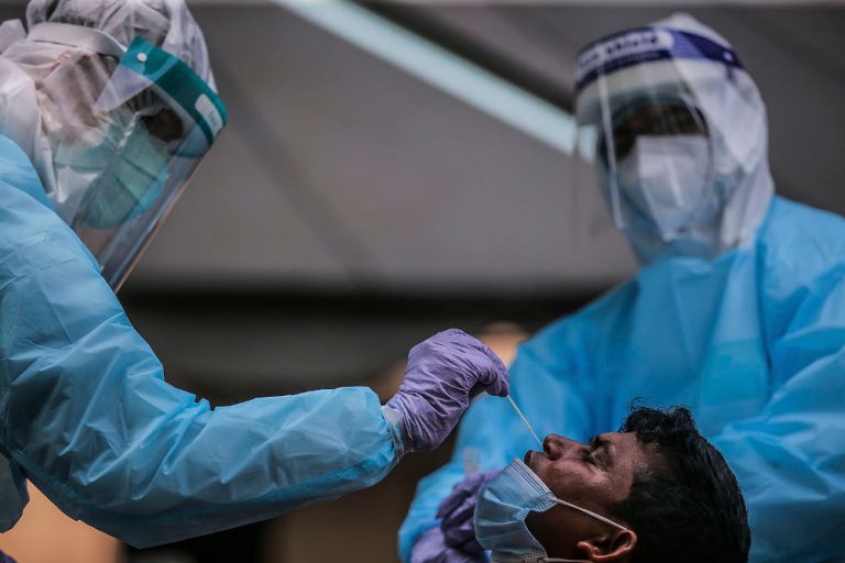 Health Dept: Labuan Pasar Sentral UTC vendors undergo Covid-19 test