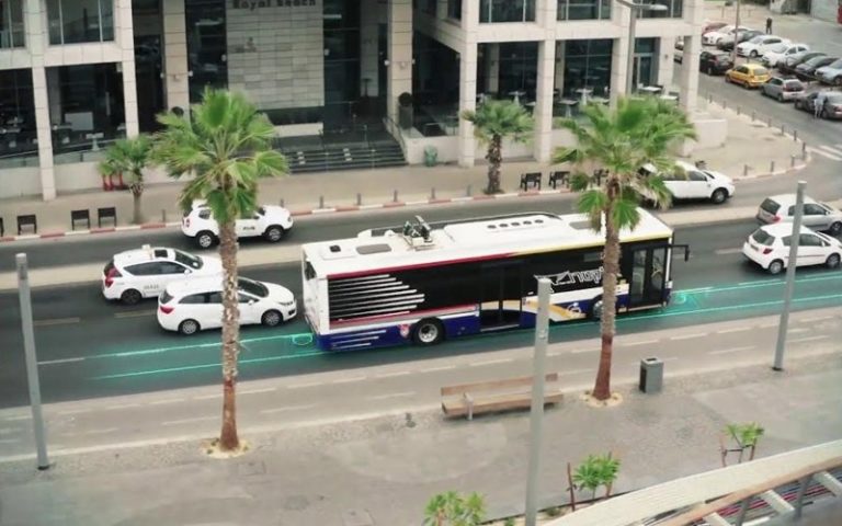 New tech allows e-buses to be charged while in motion