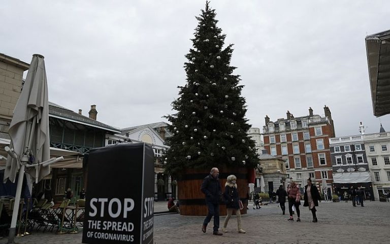 Health experts say UK’s Christmas curbs will cost many lives