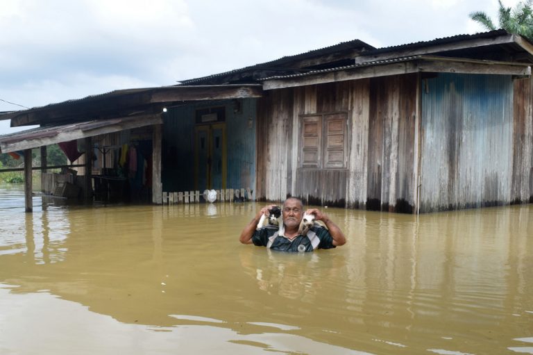 Floods: More relief centres opened as number of evacuees rise in Kelantan, Terengganu