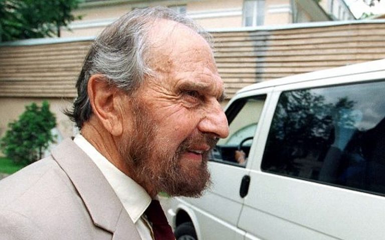 Britain’s last Cold War double agent dies aged 98