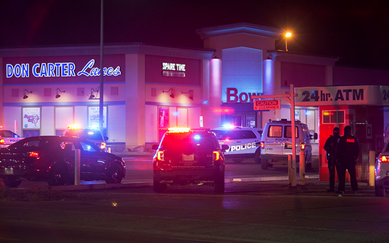 3 killed, 3 wounded in Illinois bowling alley shooting