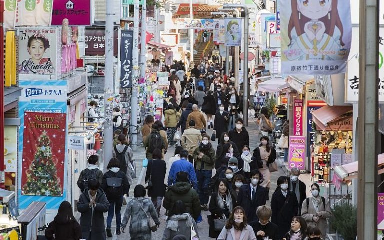 Tokyo’s daily Covid-19 cases hit almost 1,000 in record high