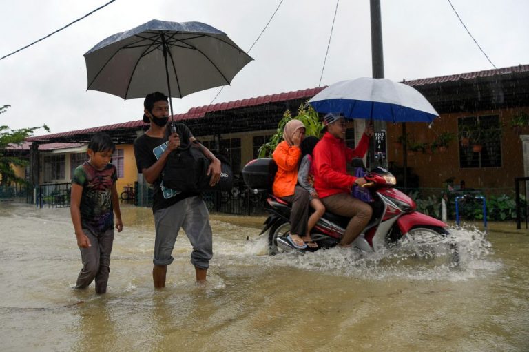 Number of flood evacuees on the rise as situation worsens in east coast