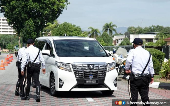 PH leaders arrive at state palace for audience with Perak Sultan