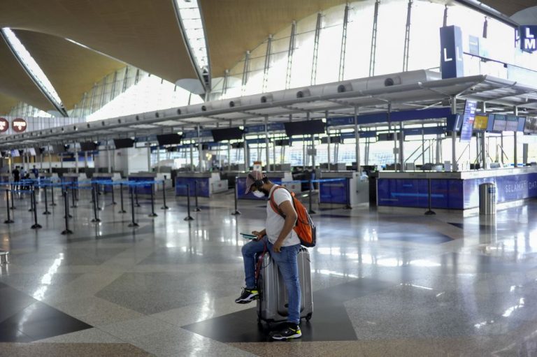 Transport Ministry: Number of fliers down nearly 76pc this year