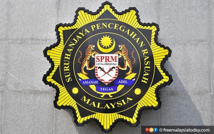 Seleweng duit raya : SPRM Kedah tahan timbalan pengarah jabatan