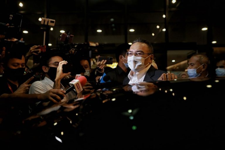 No detailed talk on Perak crisis during BN supreme council meeting, says Hishammuddin