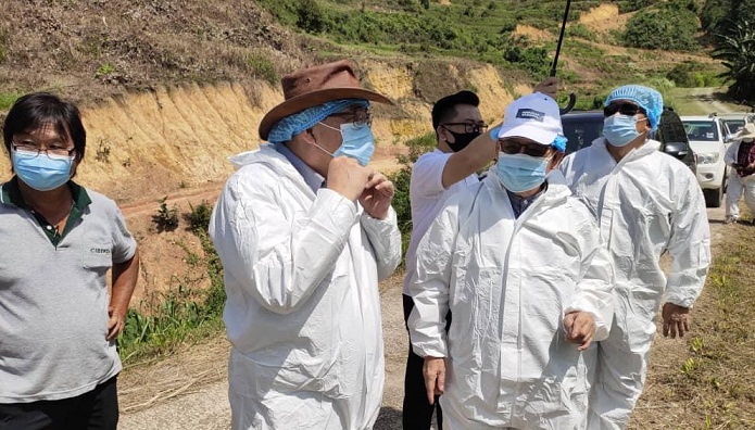 Pig farm owners risk fine over river pollution
