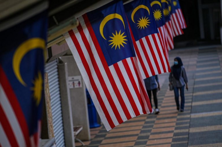 Domestic Trade Ministry urges M40, T20 groups to buy Malaysian-made non-essential items