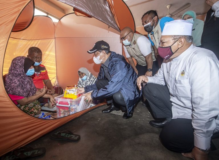 PM Muhyiddin visits flood victims in Kelantan