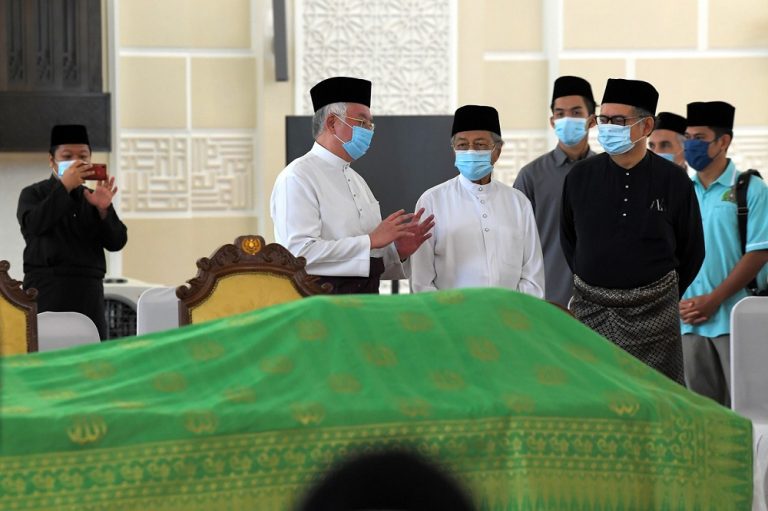 Tun Rahah’s demise a big loss to the nation, says Dr Mahathir