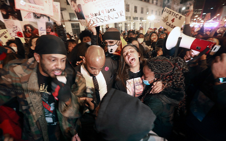 Hundreds march in Ohio capital over police shooting of black man